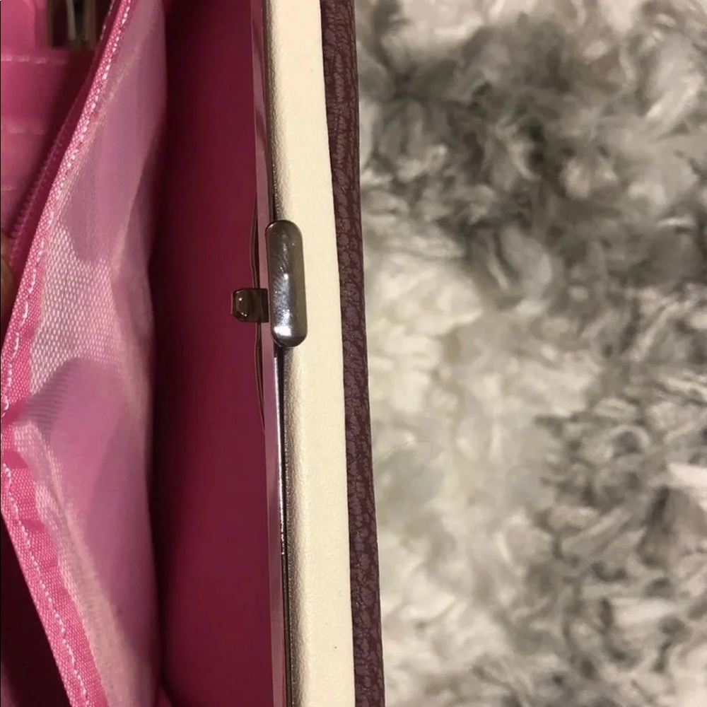 Fashion wallet with coin purse - Picture 7 of 11